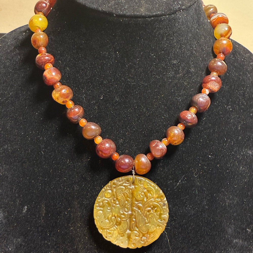 Vintage Carved DRAGON jade Stone Pendant and Agate bead necklace 17”